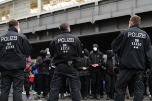 BPOL NRW: Bundespolizei im Einsatz - 2. Bundesliga - 1. FC Köln gegen Fortuna Düsseldorf - Ankunftsphase mit Verzögerungen