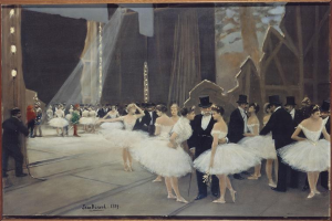 Ein Bild mit dem Titel "Tanz an der Oper" von Jean Beraud aus dem Jahr 1889, das eine Gruppe von Tänzern in weißen Tutus und Hüten auf einer Bühne zeigt, die von Lichtern beleuchtet wird und von einem Photo Rahmen umgeben ist.