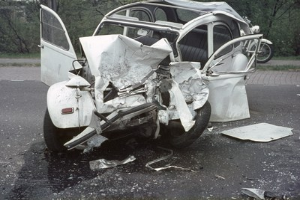 POL-SU: Verkehrsunfall beim Abbiegen - Zwei Verletzte