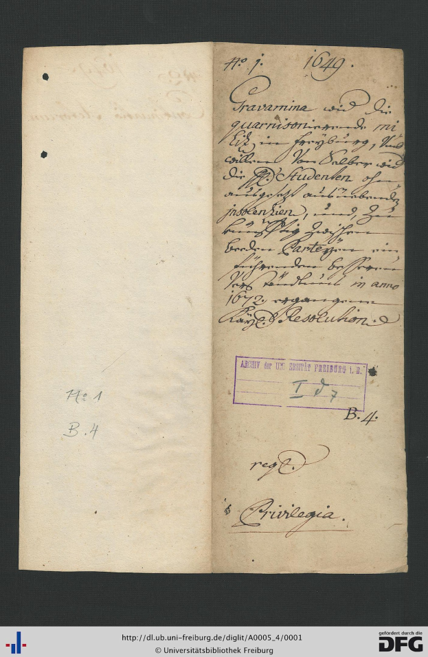 Offenes Buch mit handgeschriebenem Text auf altem Papier, wahrscheinlich ein Dokument der Bundesrepublik Deutschland, mit sichtbaren Wasserzeichen unten.