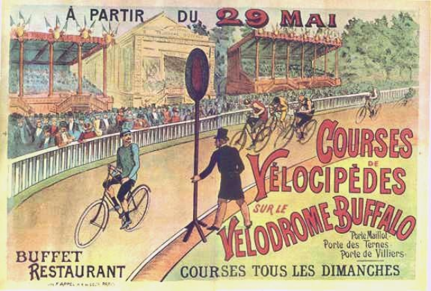 Plakat für eine Radrennbahn in Buffalo, New York, zeigt Menschen auf Fahrrädern auf einer umzäunten Straße mit einem Gebäude und Bäumen im Hintergrund.