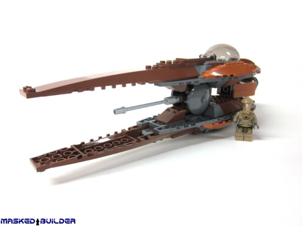 Eine Lego-Schaffung, die einem Cutter ähnelt, einer Art kleiner Segelschiff.