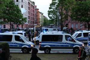 POL-HF: Versuchsraub - Jugendliche greifen Herforder an