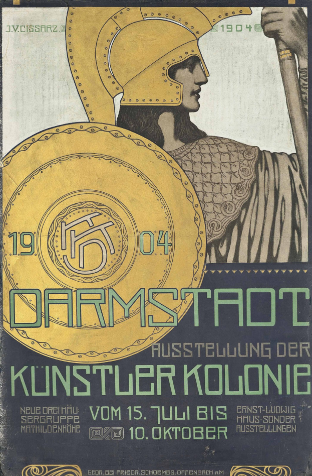 Plakat f├╝r ein 1904er Berlin-Konzert mit einem Helmtr├Ąger, der ein Schild h├Ąlt, mit 'Darmstadt' und 'K├╝nstler Kolonie' in fetter Schrift.