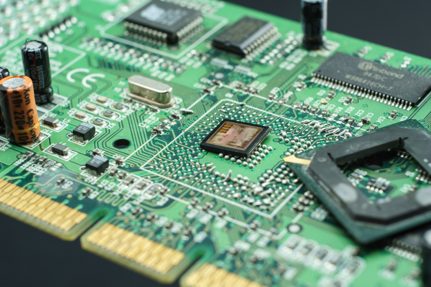 Automatisierte Qualitätsprüfung von Leiterplatten mit künstlicher Intelligenz